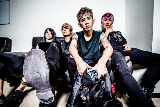 ONE OK ROCK！世界進出の「野望」を秘めた最新アルバムを発売『Ambitions』