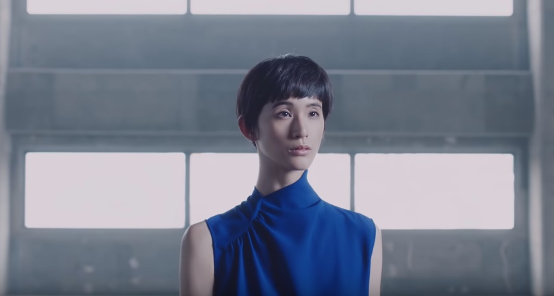 テイジン Teijin Cmの女優は誰 ロボットの様なショートカットの女性が気になる Kininalu