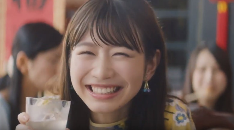 酔わないウメッシュcmの女優は誰 餃子を食べる笑顔が素敵な女性がかわいい Kininalu